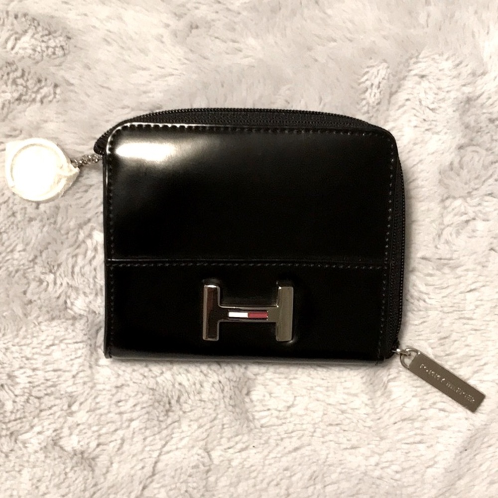 Tommy Hilfiger Zip Around Wallet Keychain Card Holder